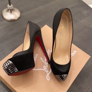 100% authentic Christian Louboutin Maggie 160 suede/calf VIP/Chain pump